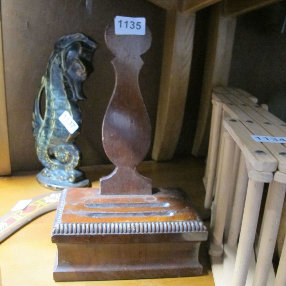 Lot 1135: Judges wig stand