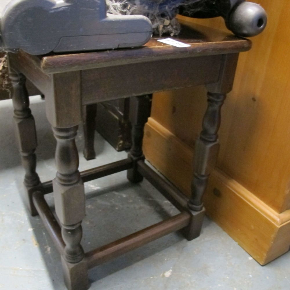 Lot 1139: Stool