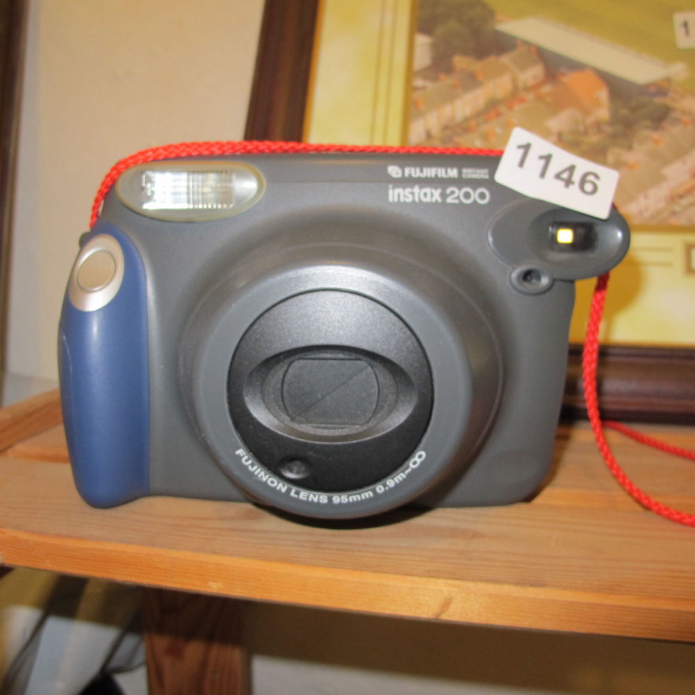 Lot 1146: Fujifilm camera