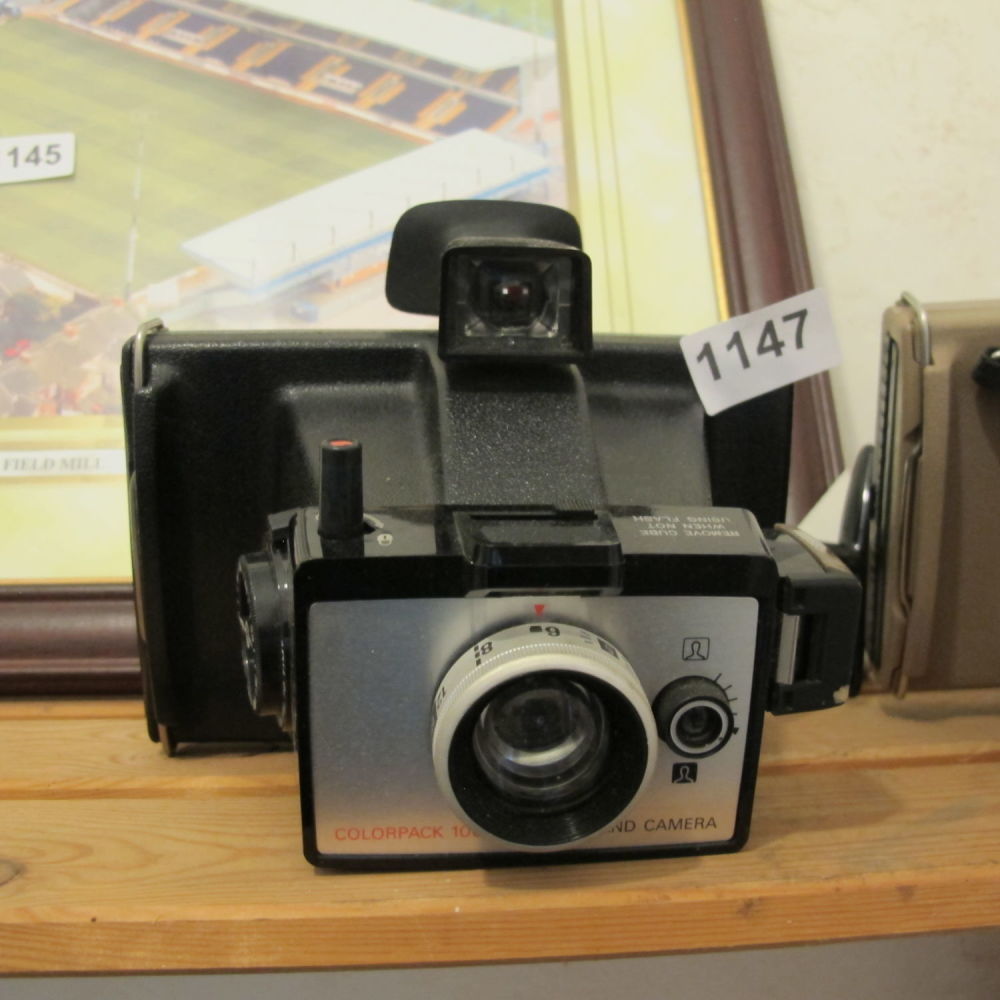 Lot 1147: Colorpack Land Camera