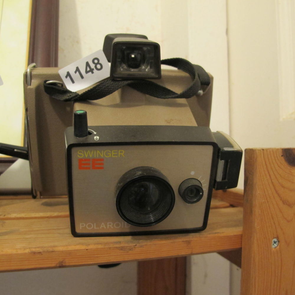 Lot 1148: Polaroid Swinger camera