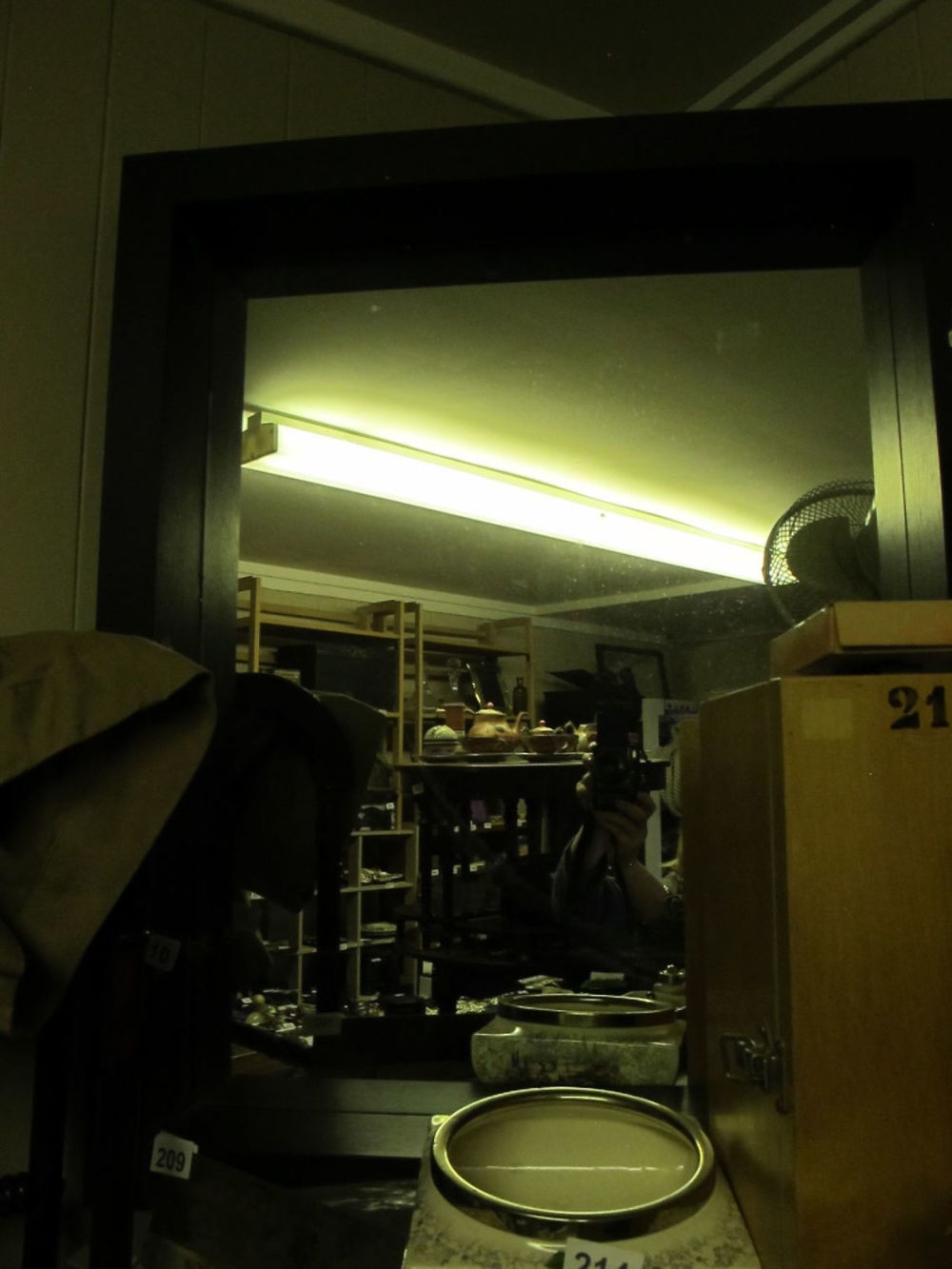 Lot 210: Mirror