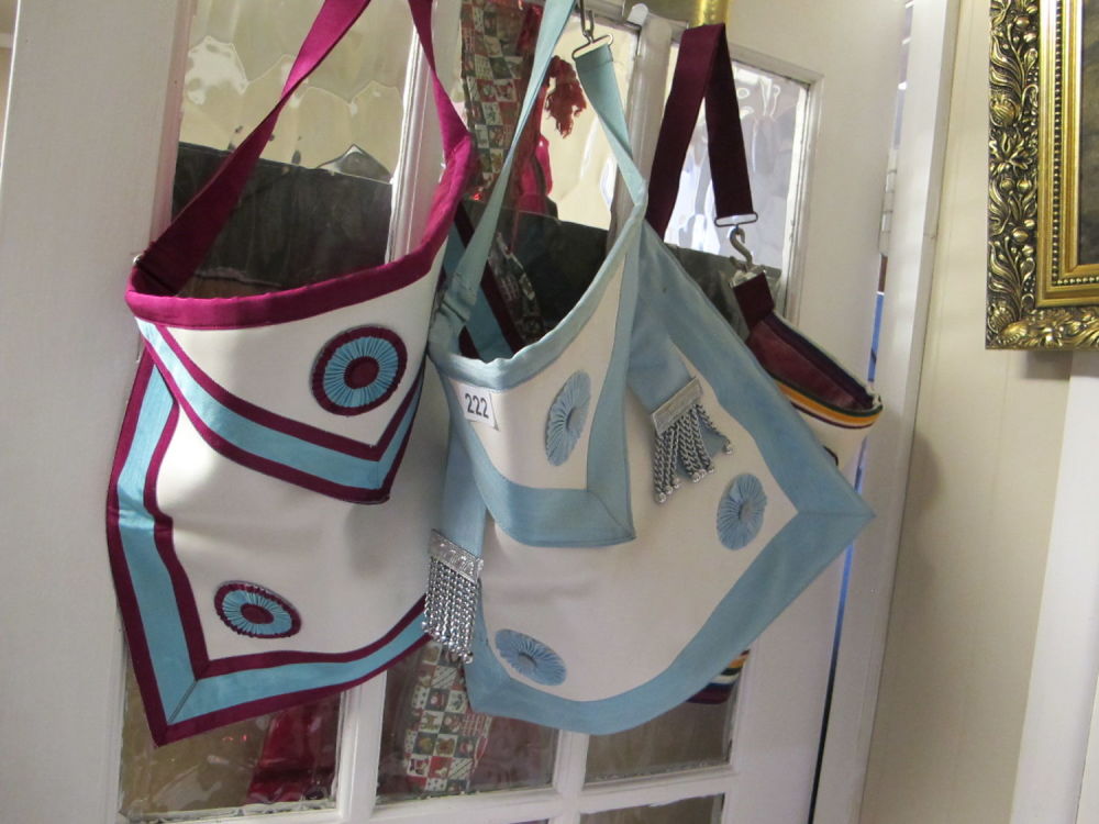 Lot 222: 3 Masonic aprons