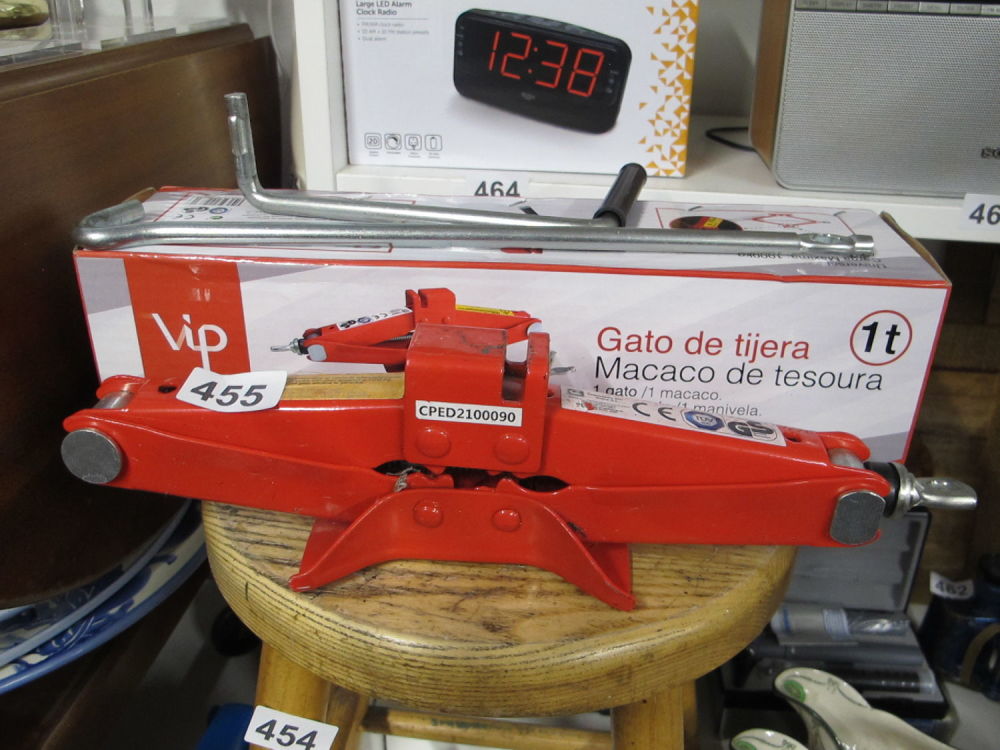 Lot 455: car jack