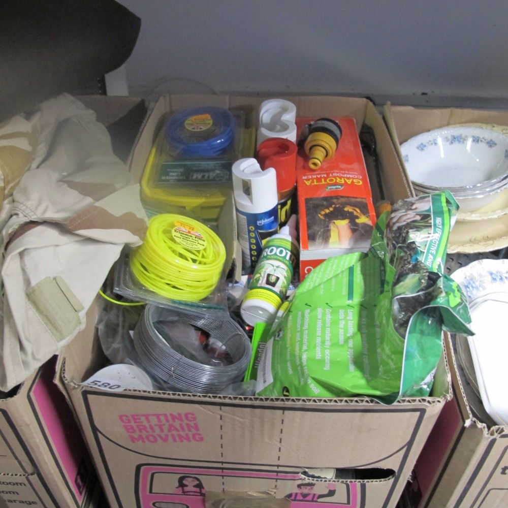 Lot 580: box of shed misc
