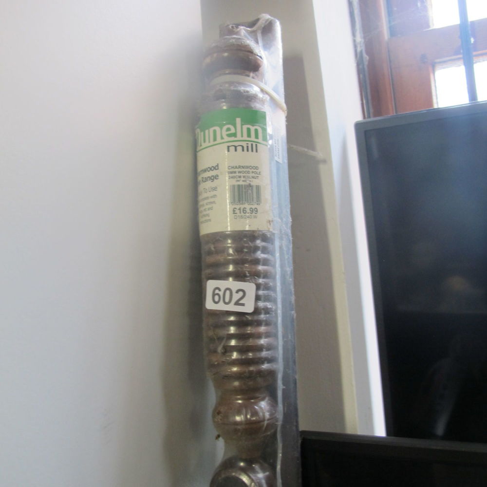 Lot 602: curtain pole