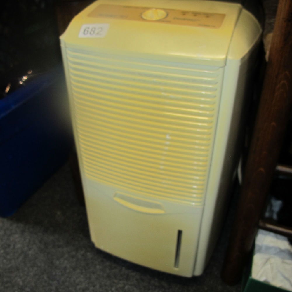 Lot 682: dehumidifier 