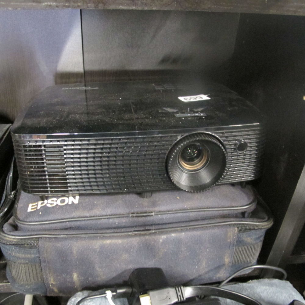 Lot 699: Epson projector