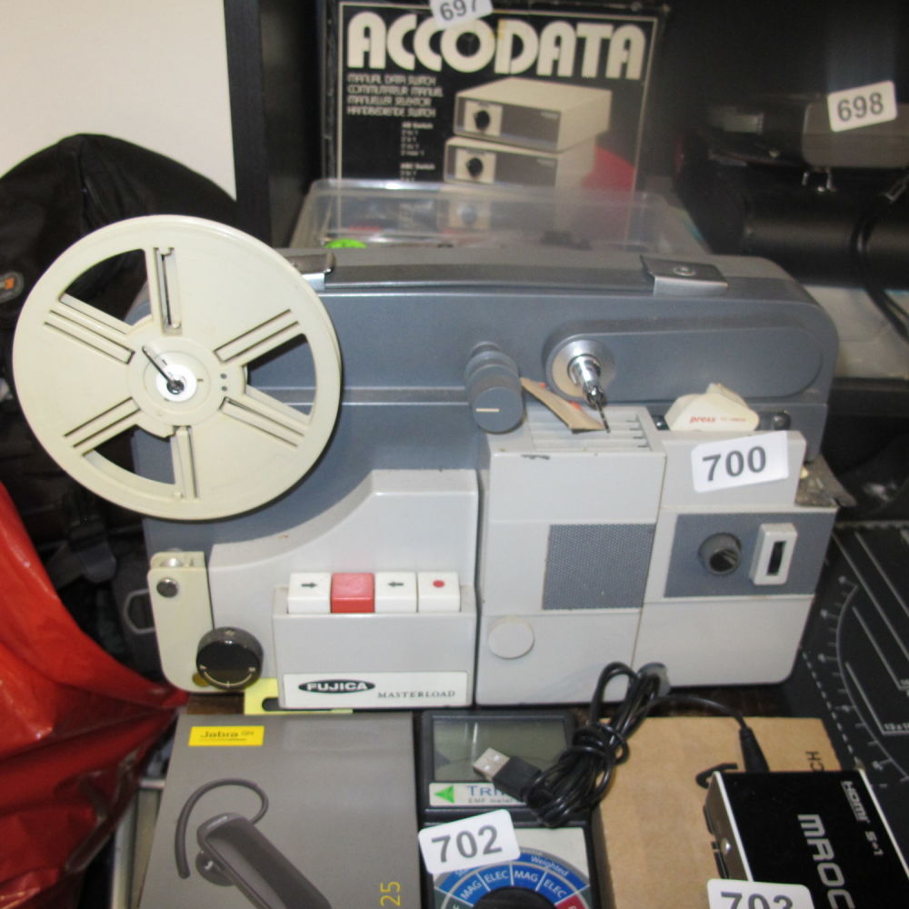 Lot 700: Fujica cine projector