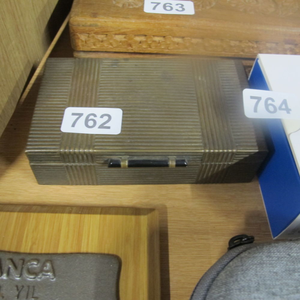 Lot 762: Cigarette box