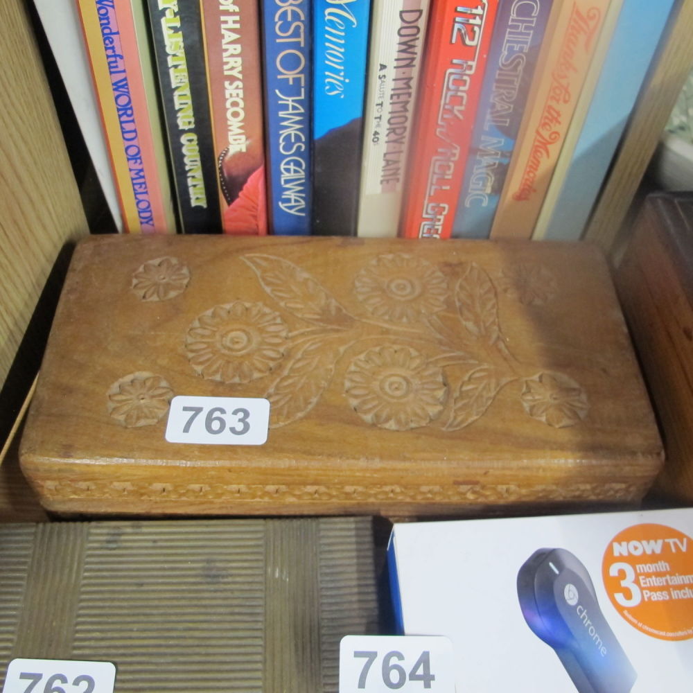 Lot 763: Carved trinket box