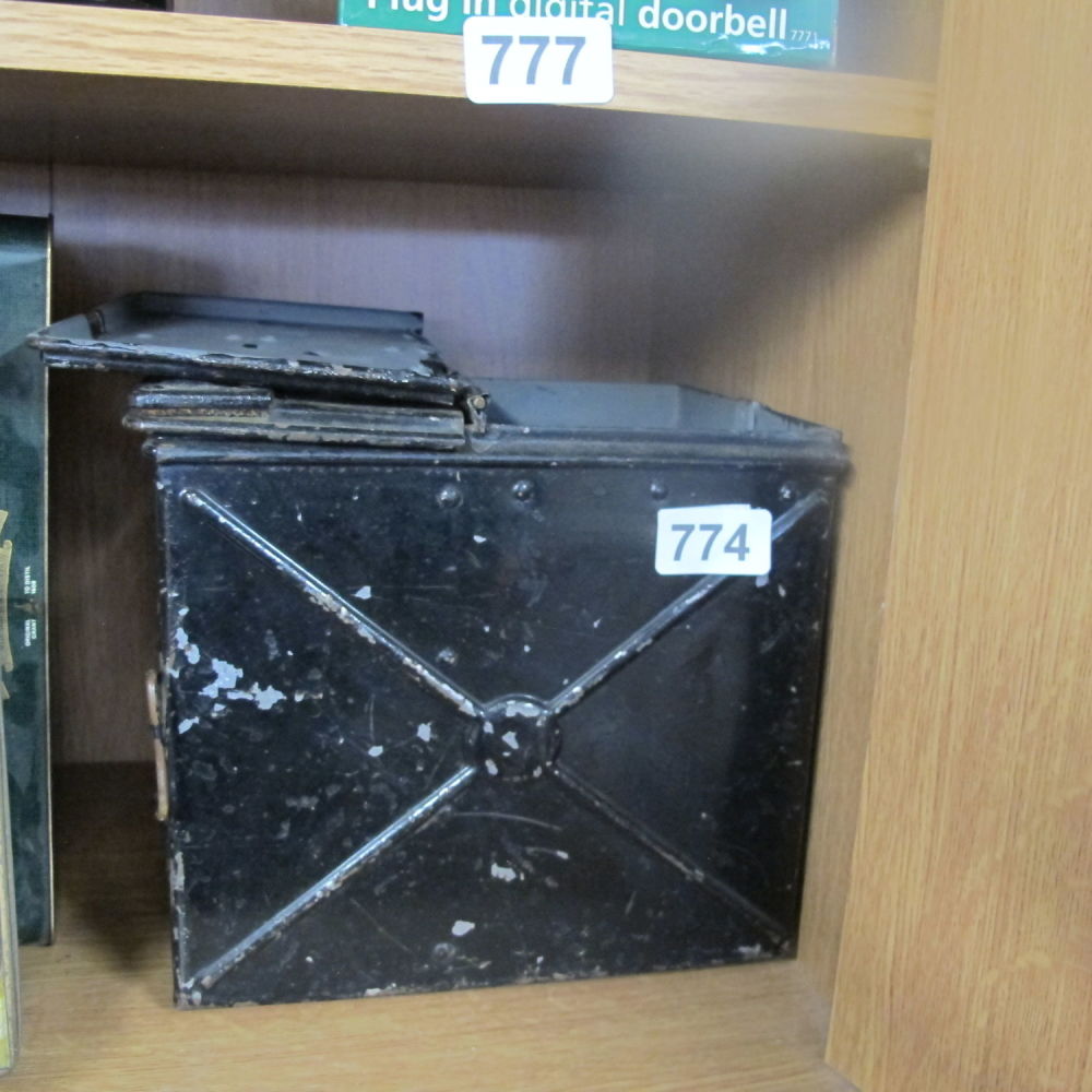Lot 774: Film developer tank