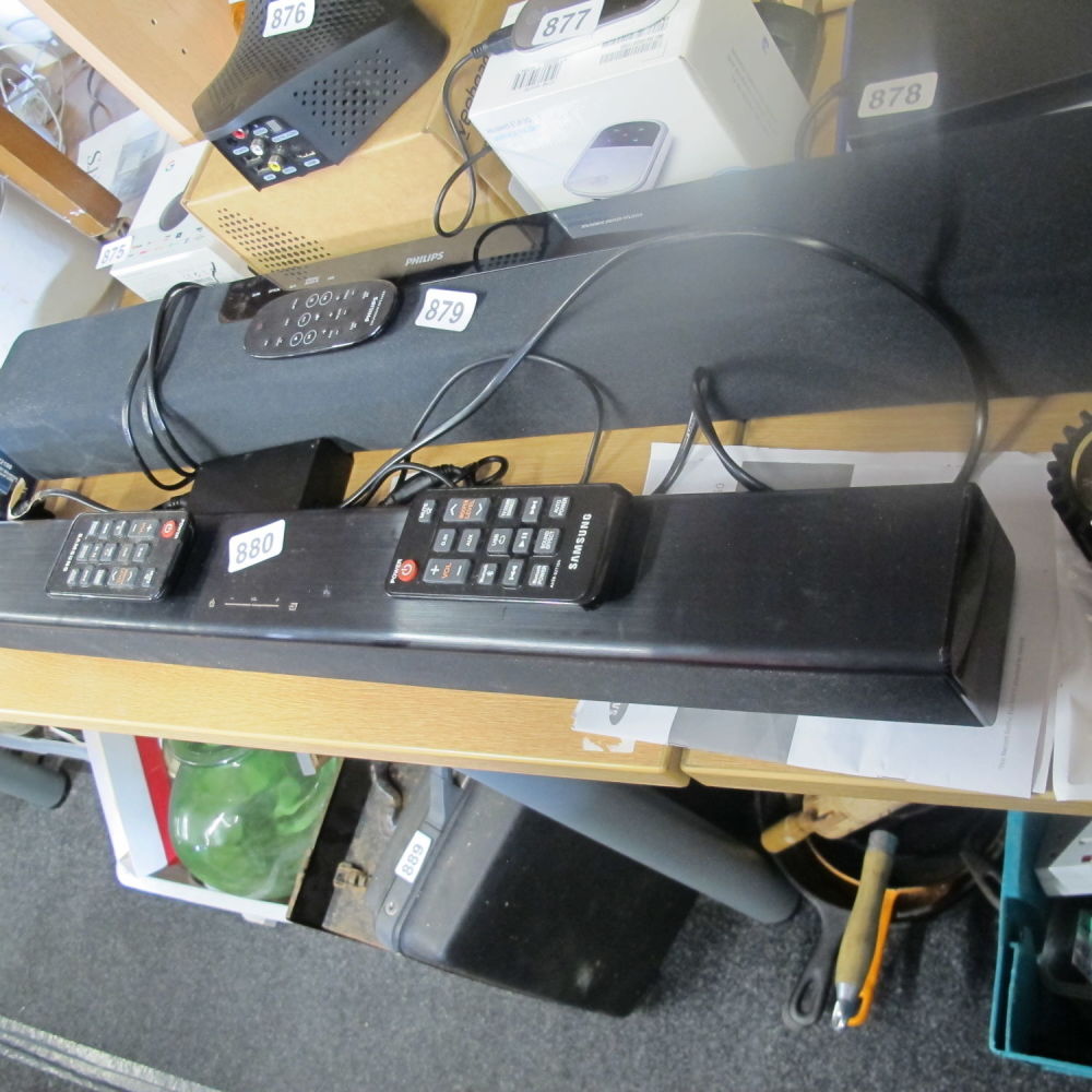 Lot 880: Soundbar