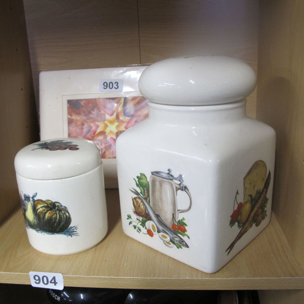 Lot 904: Kitchen storage jars