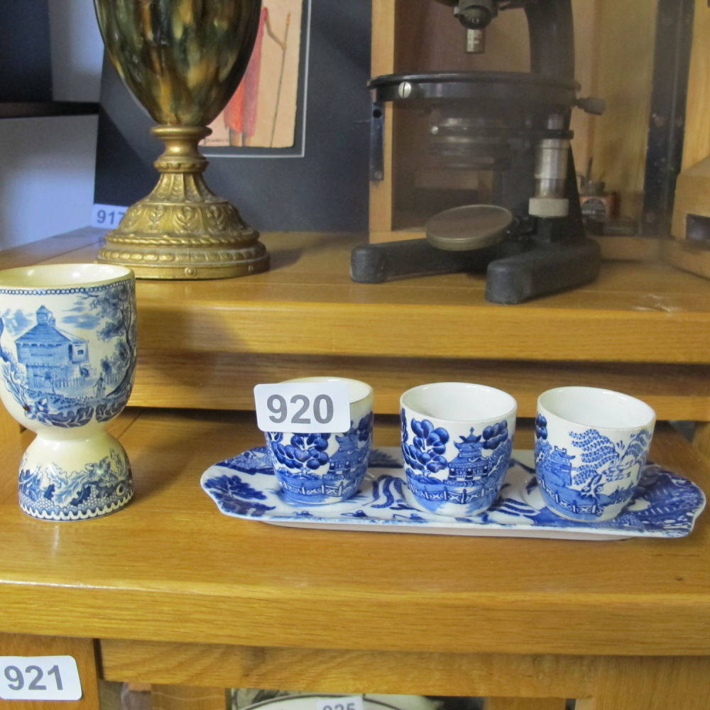 Lot 920: Blue and white ceramics