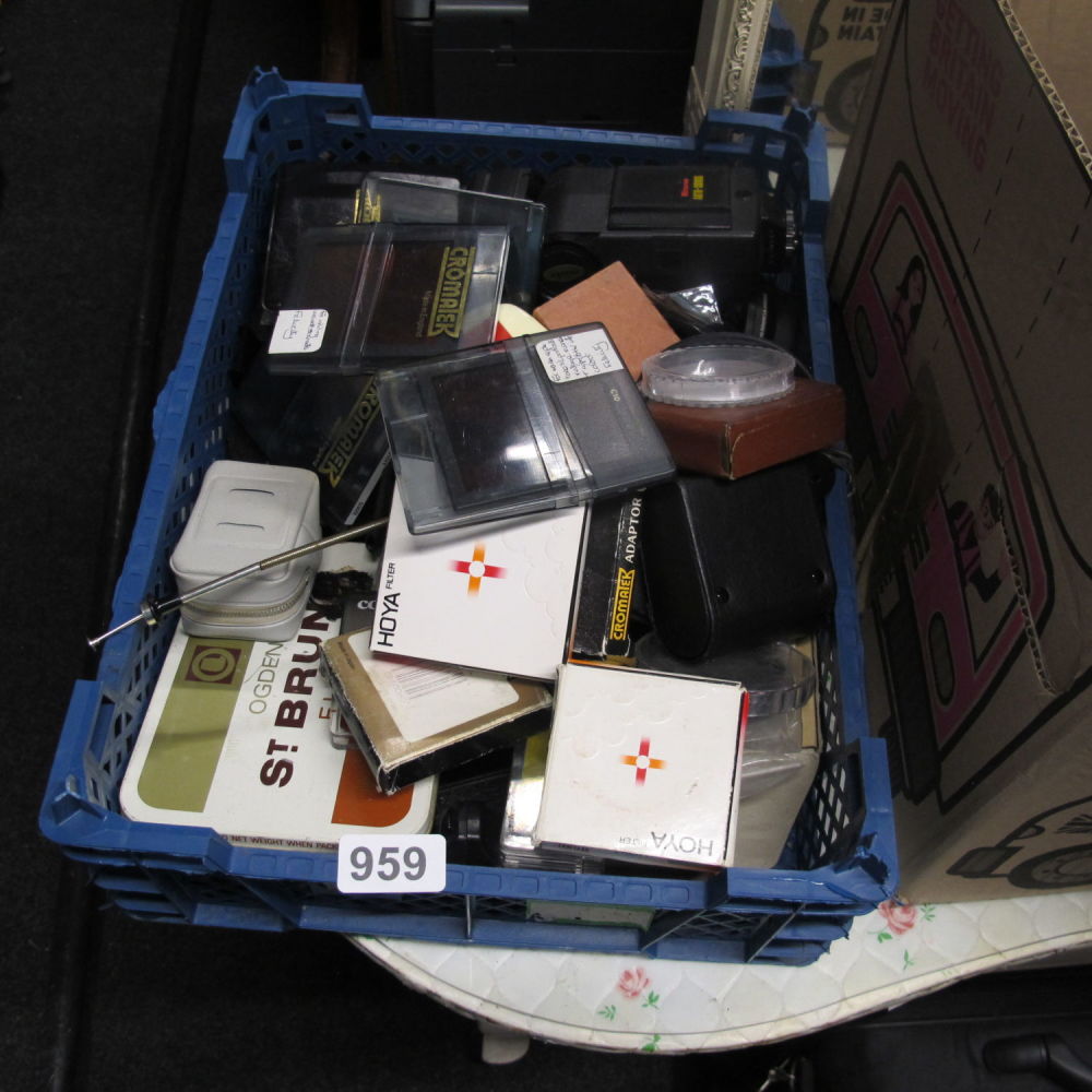 Lot 959: Box of misc. photographic items