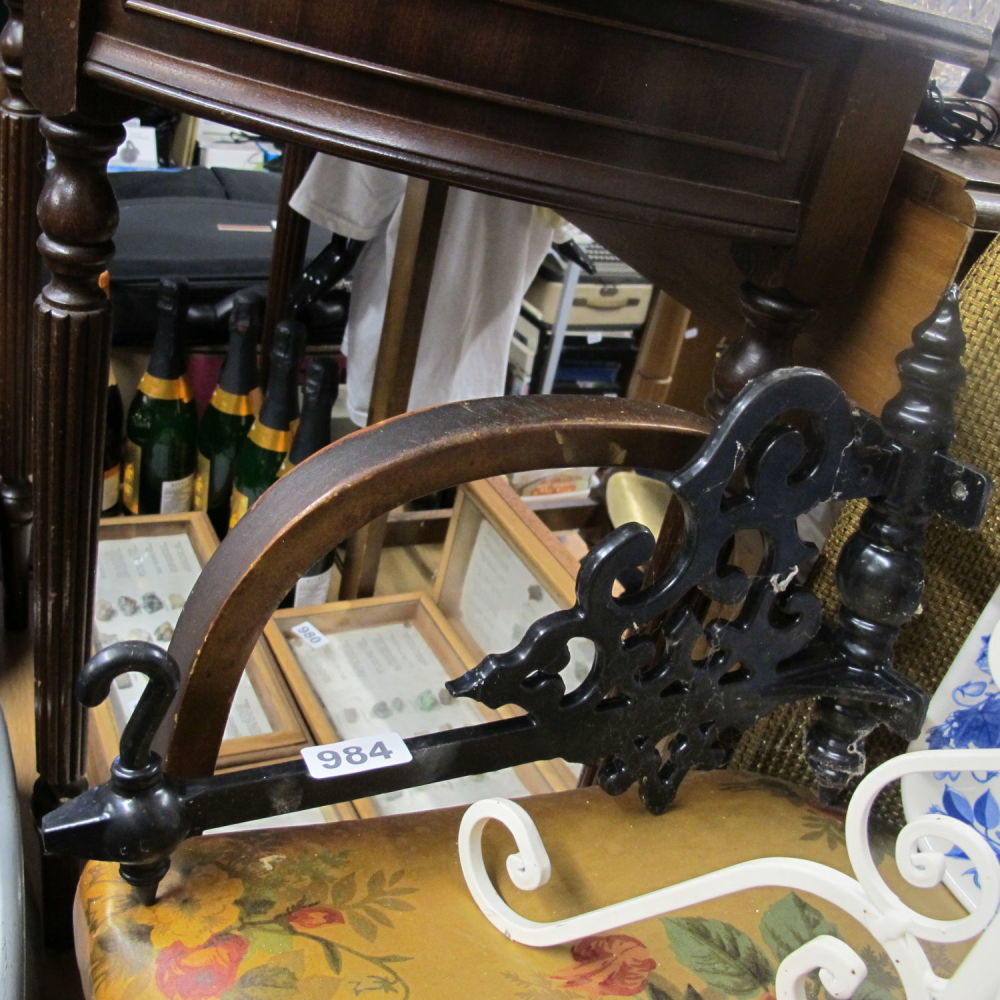 Lot 984: Heavy duty metal hanging basket hook