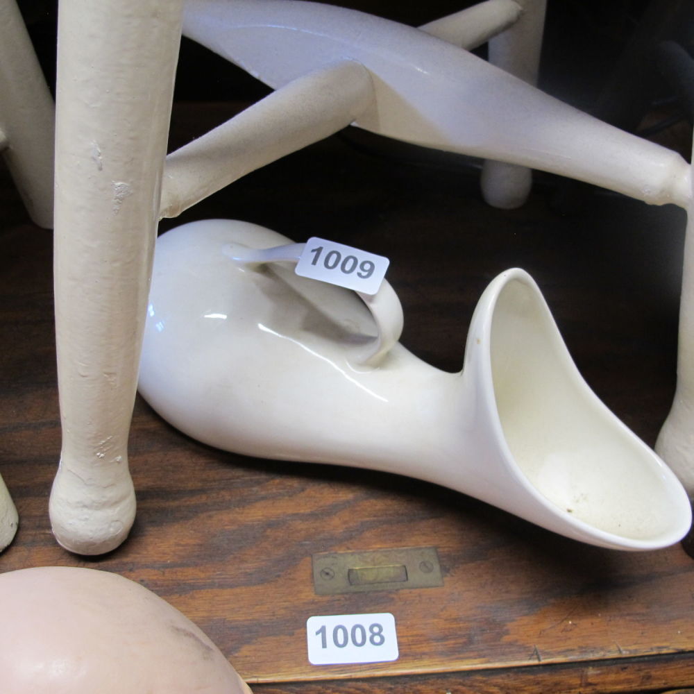 Lot 1009: Bedpan