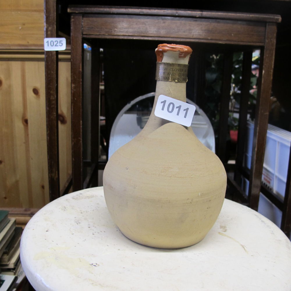 Lot 1011: Bottle of mead
