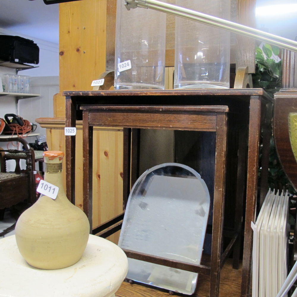 Lot 1023: Nest of tables