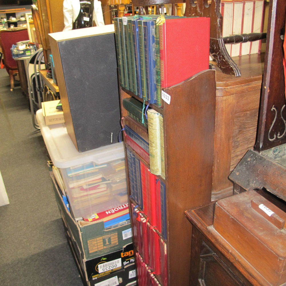 Lot 1033: Slim bookcase