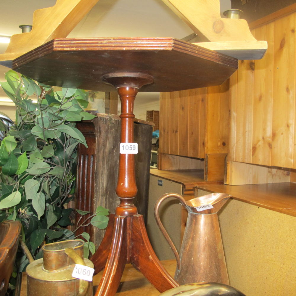 Lot 1059: Wine table