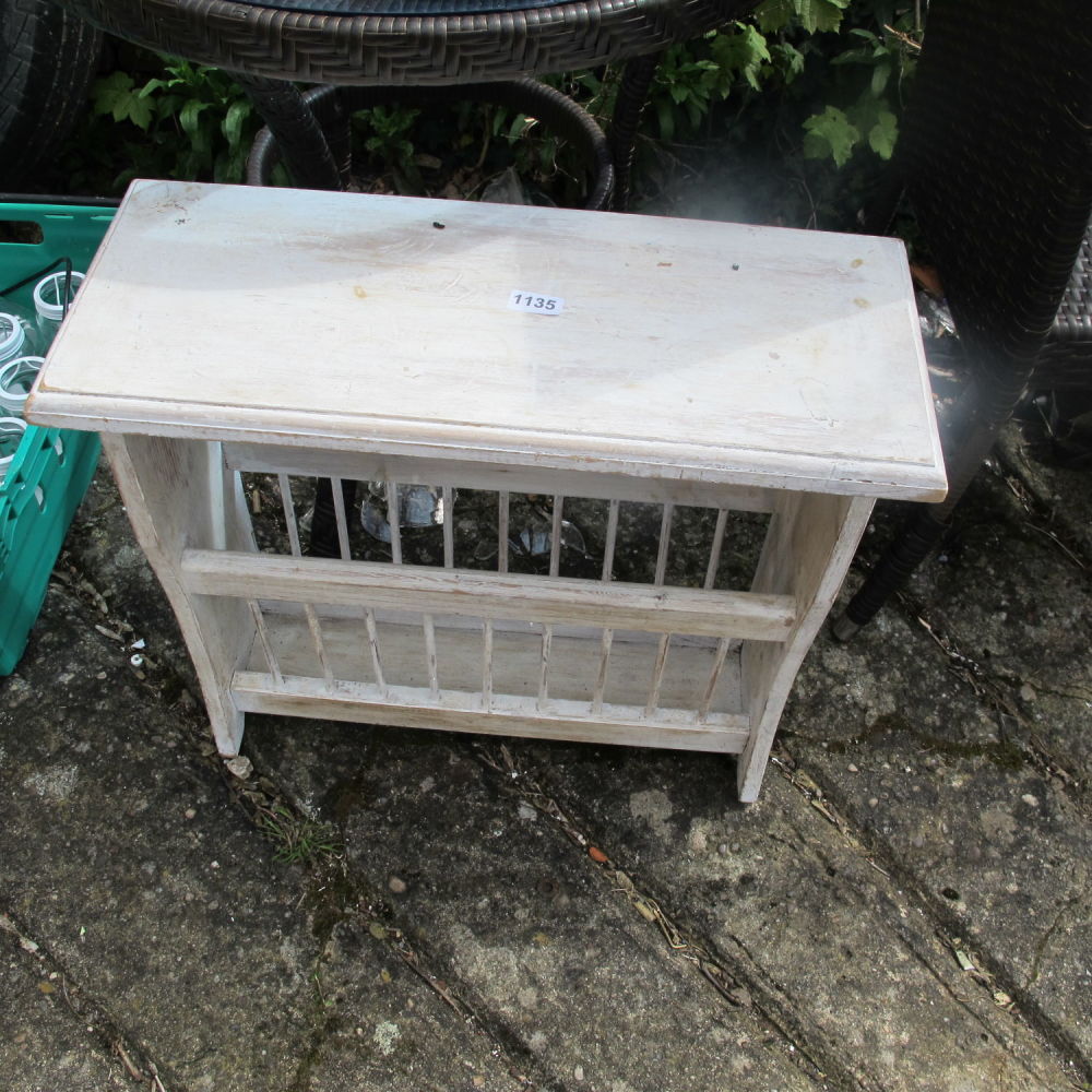 Lot 1135: Magazine rack
