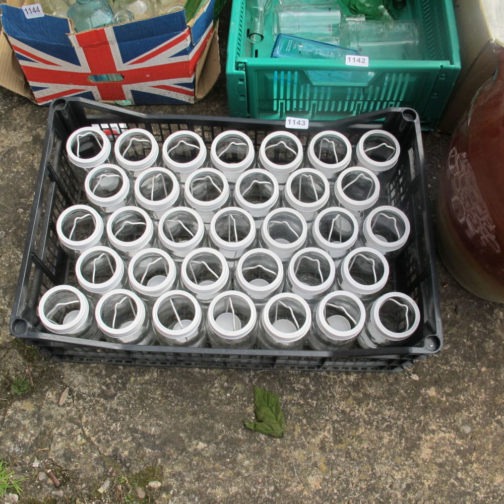 Lot 1143: Quantity of tealight jars