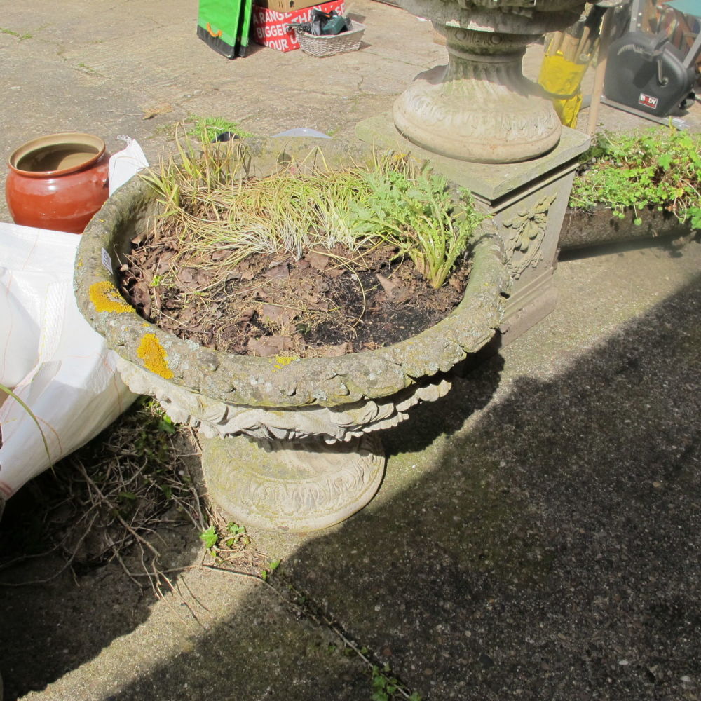 Lot 1150: Stone planter