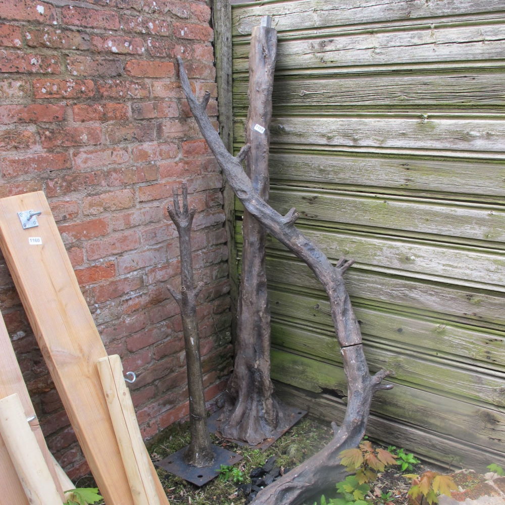 Lot 1159: Metal fake tree bits