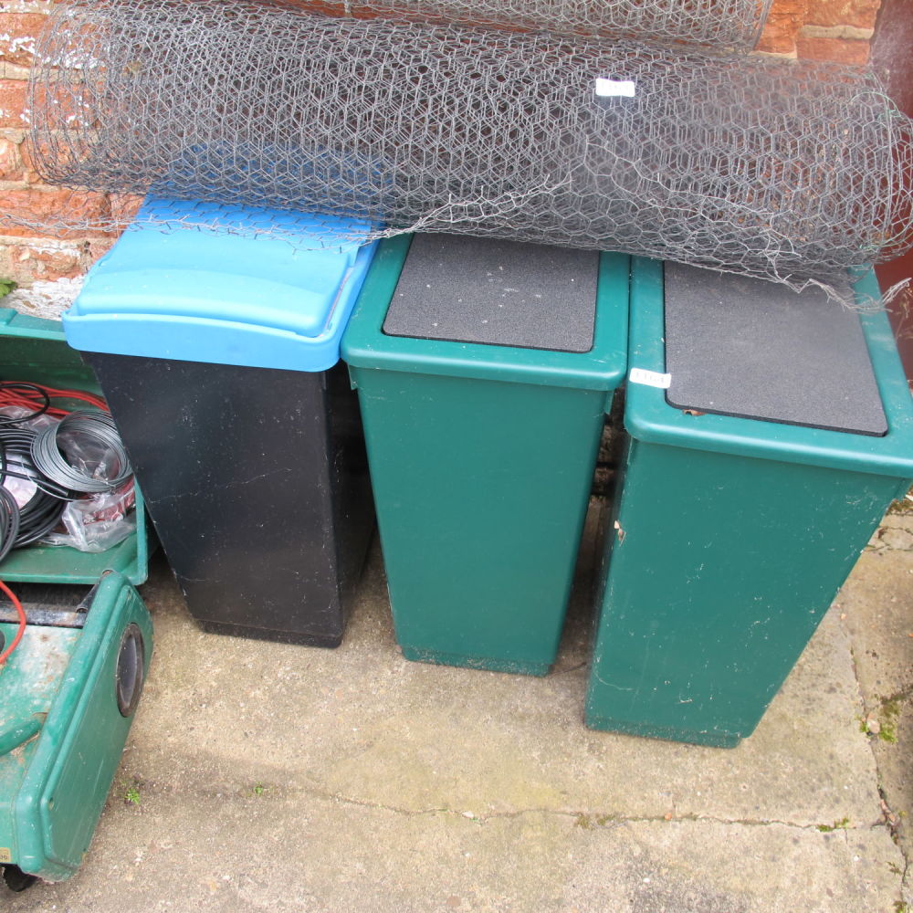 Lot 1164: Garden storage bins