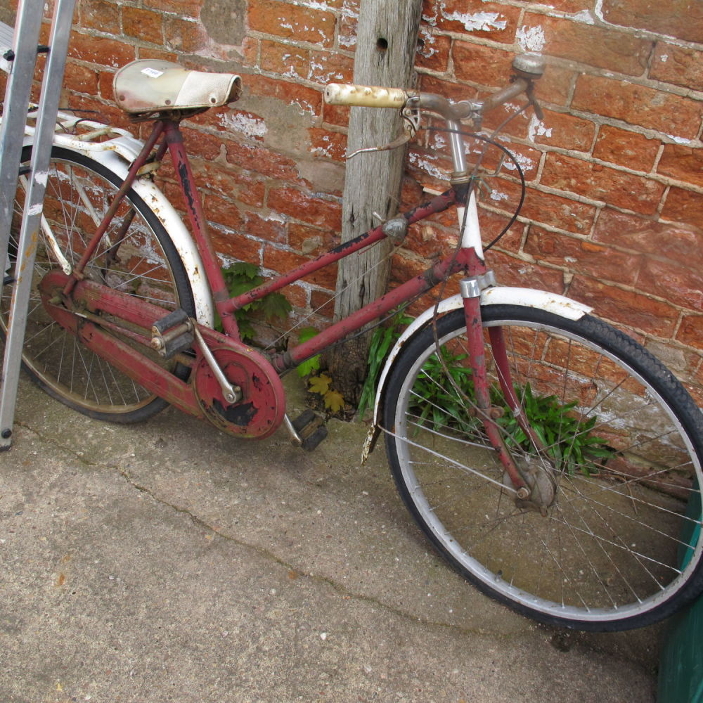 Lot 1166: Vintage bicycle