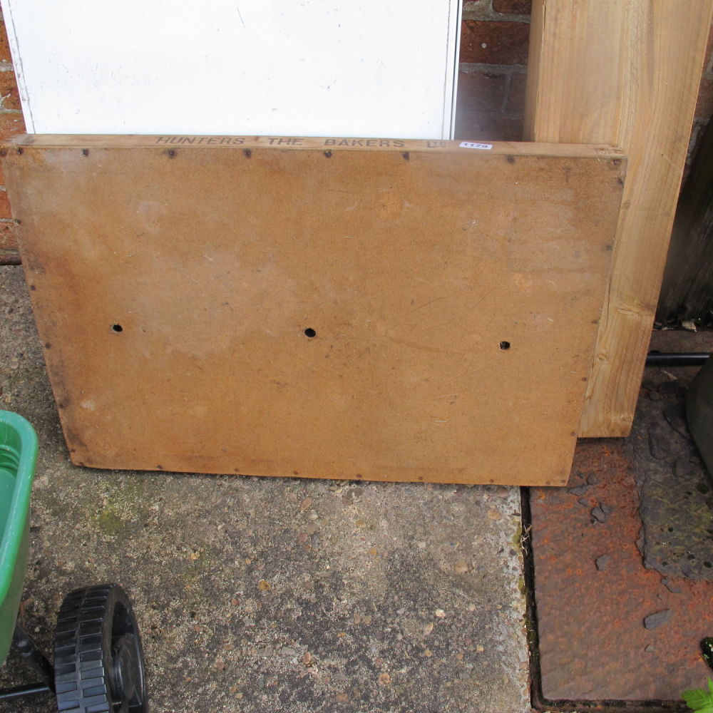 Lot 1179: Bakers tray