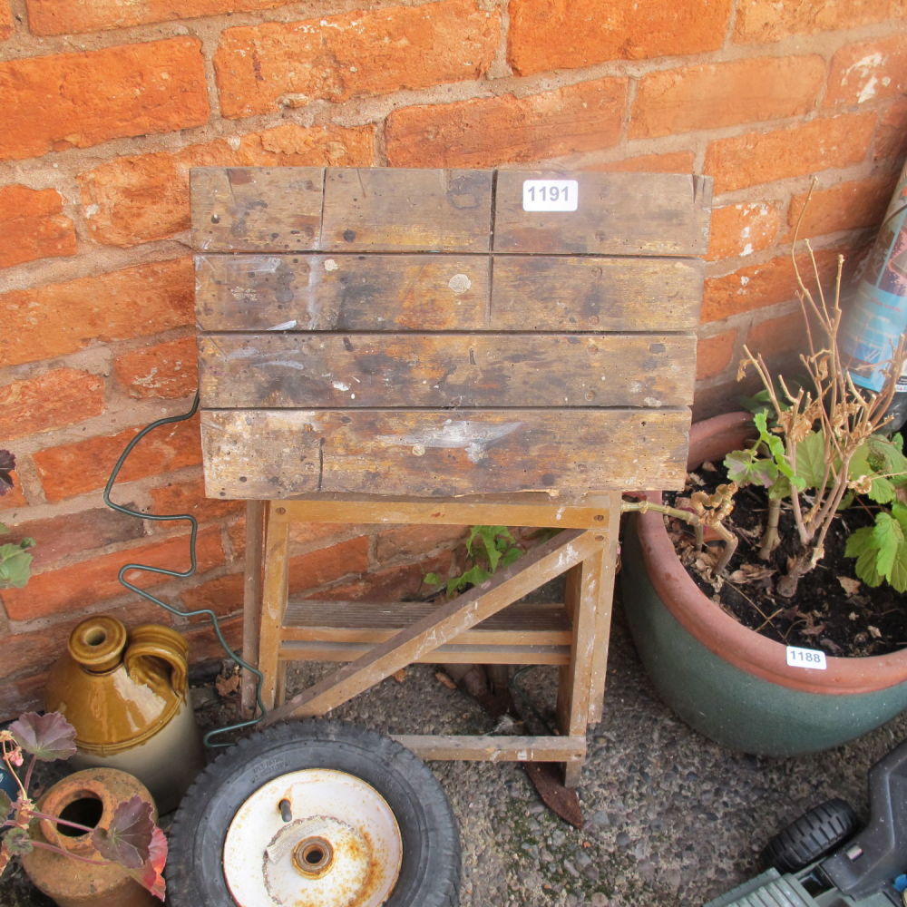 Lot 1191: Folding table