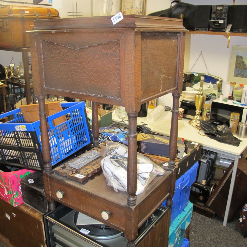 Lot 1198: Vintage table