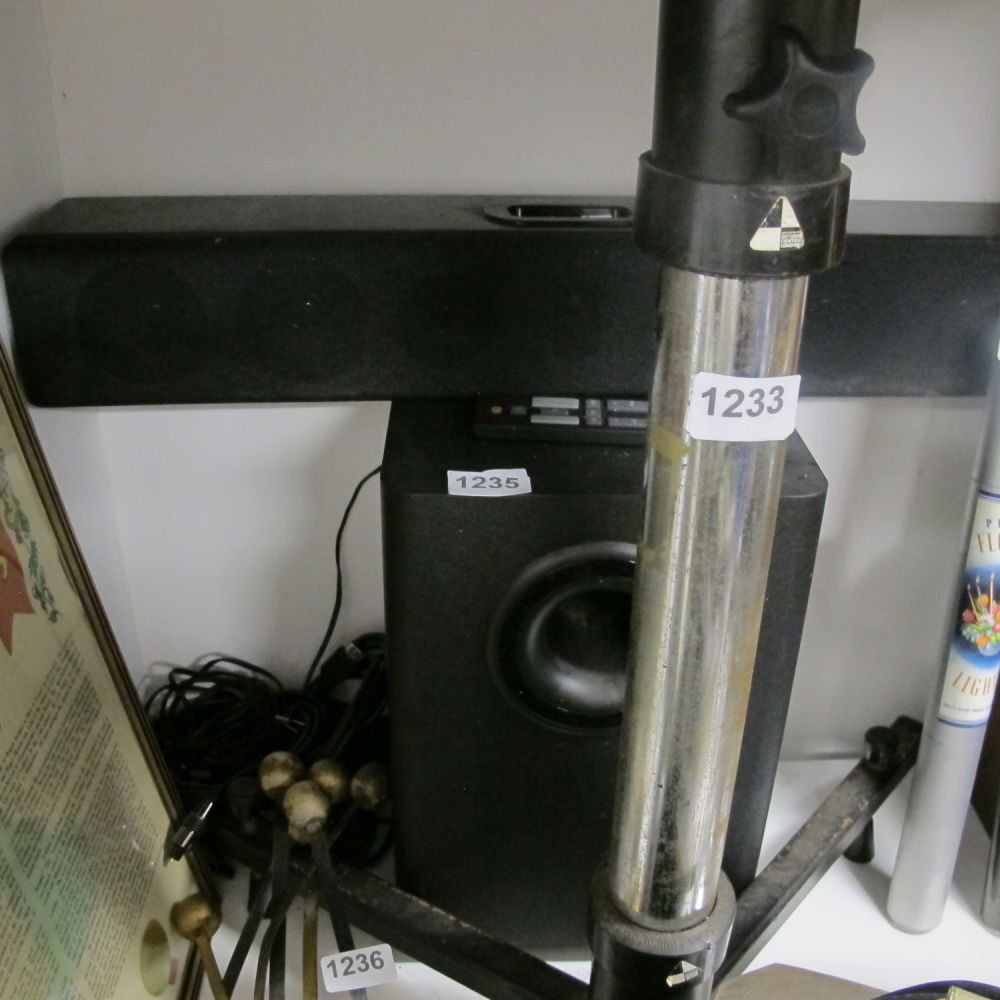 Lot 1235: Speaker system