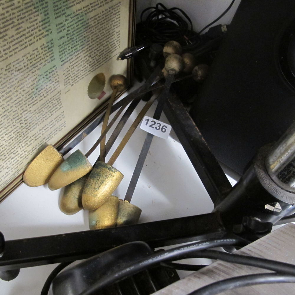 Lot 1236: Shoe stretchers