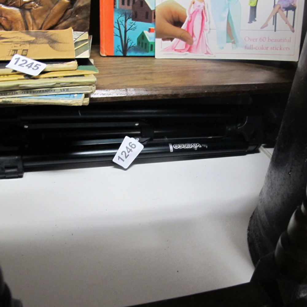 Lot 1246: Tripod