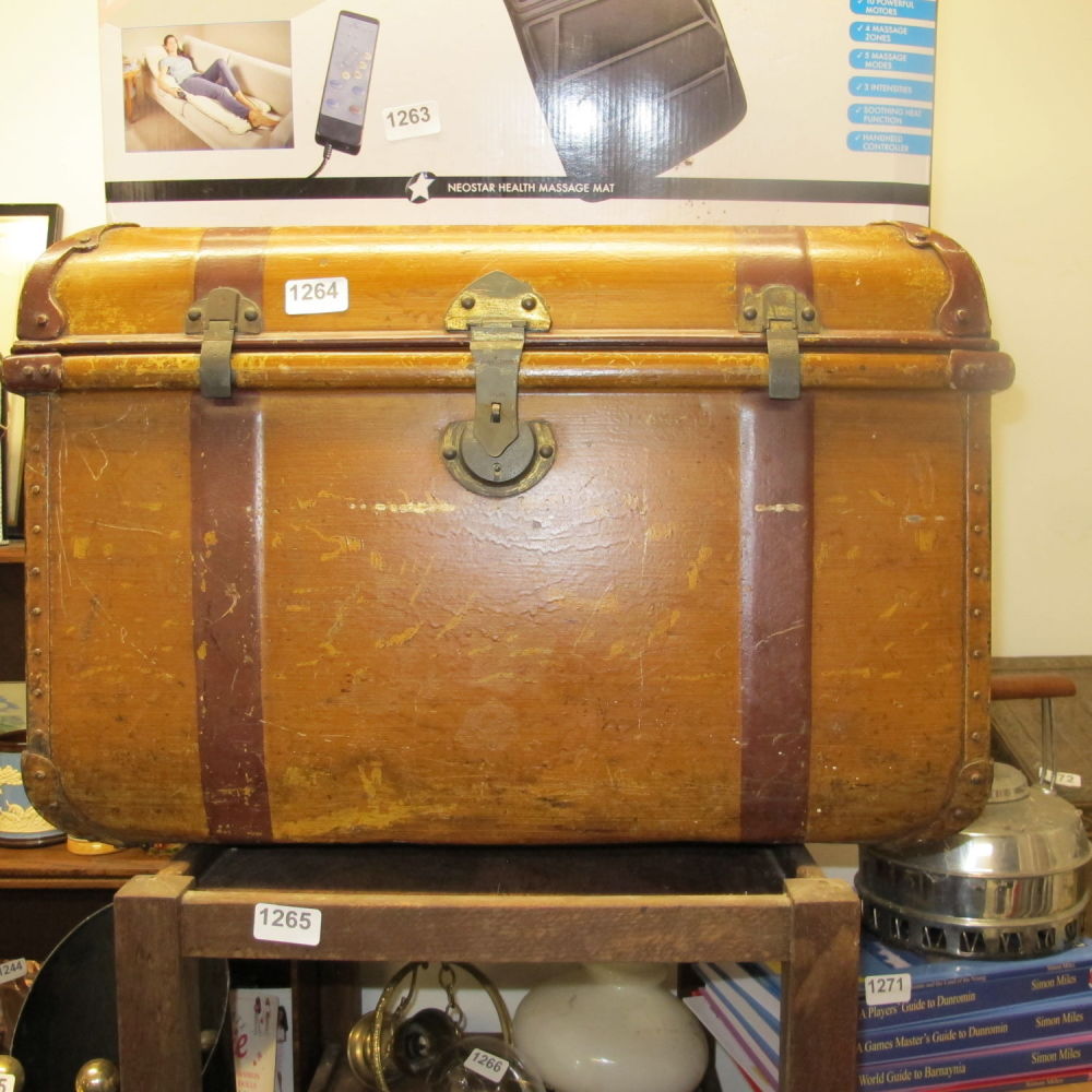 Lot 1264: Steamer trunk