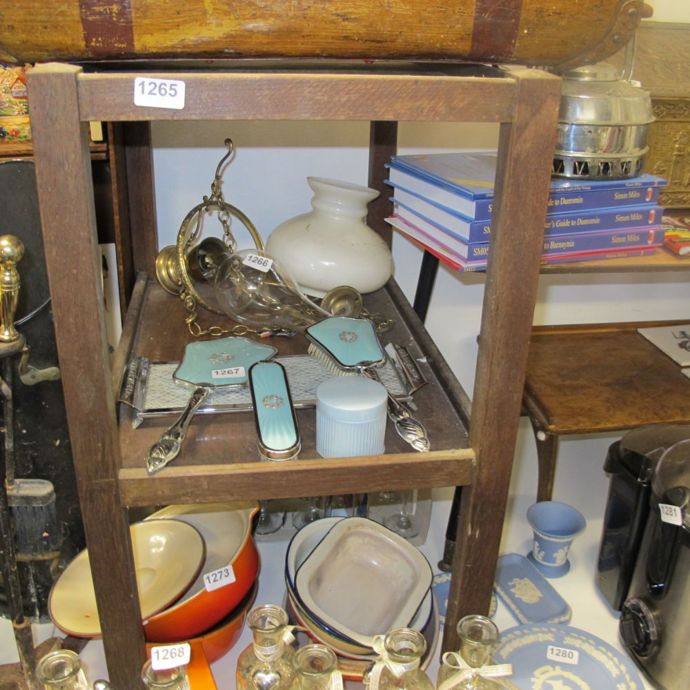 Lot 1265: Vintage table