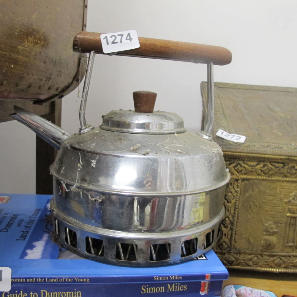Lot 1274: A stove kettle