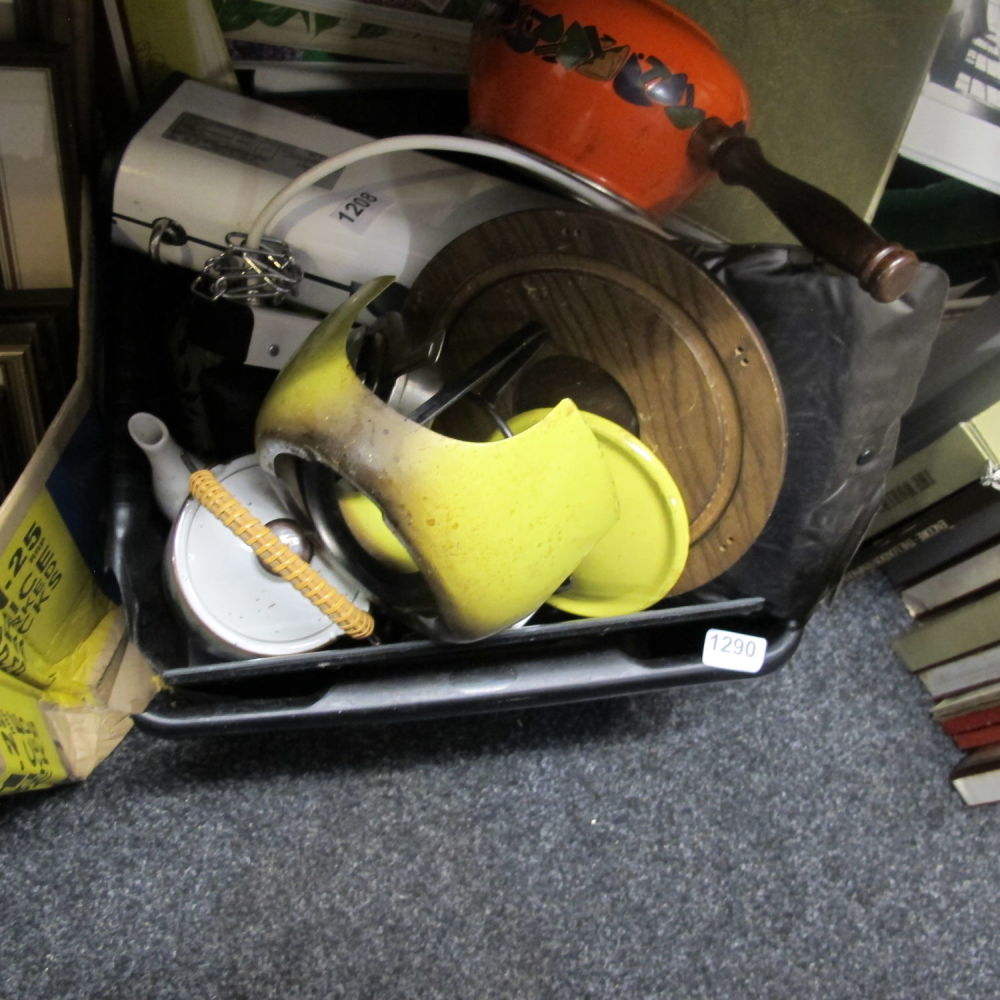 Lot 1290: Box of misc.