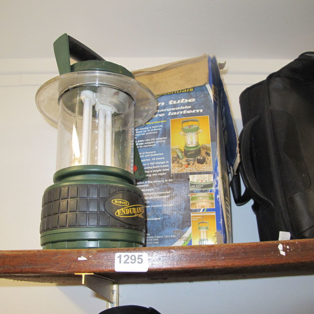 Lot 1295: Camping lantern