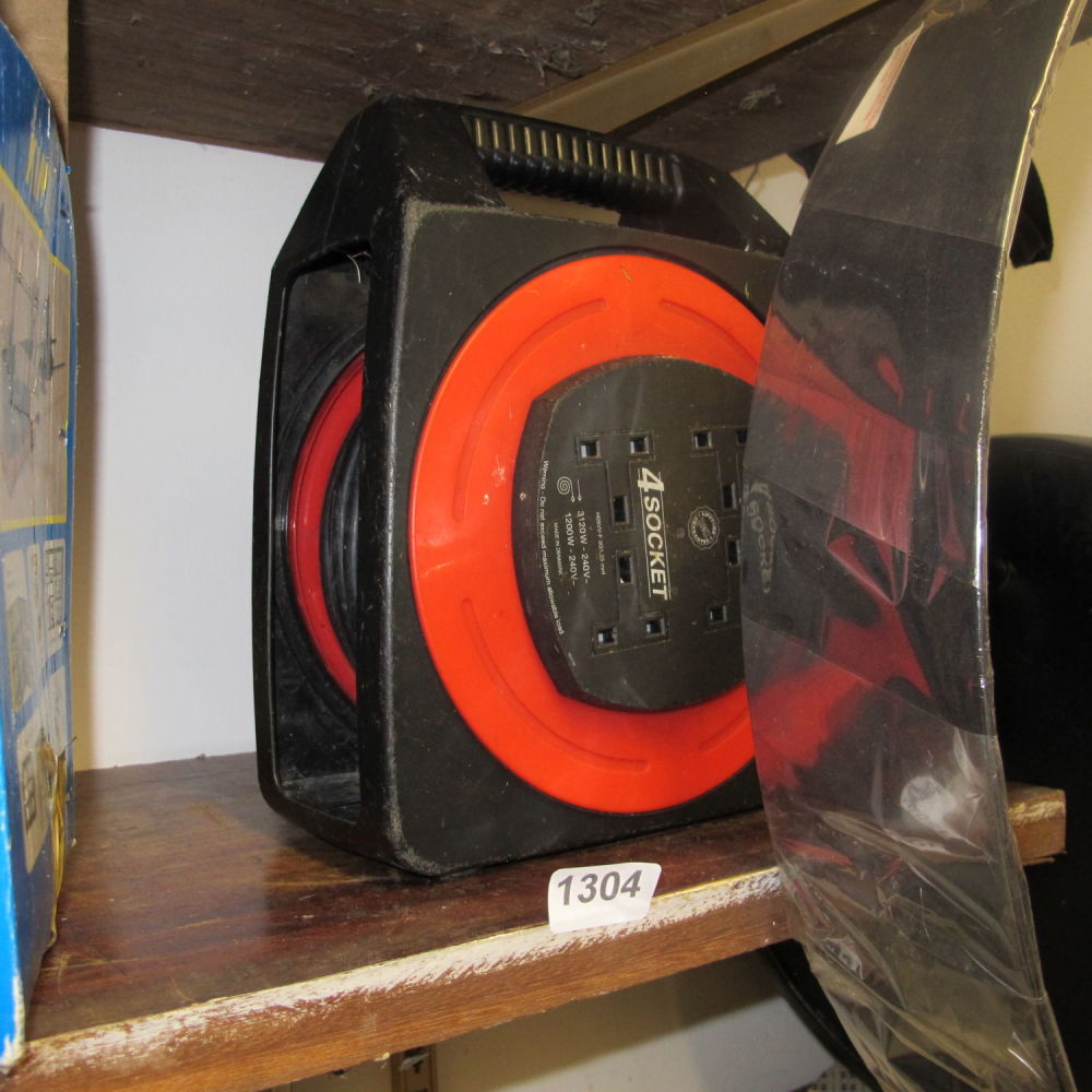 Lot 1304: Extension reel