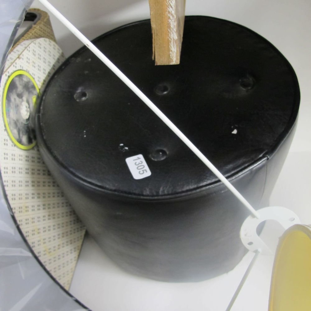 Lot 1305: Pouffe