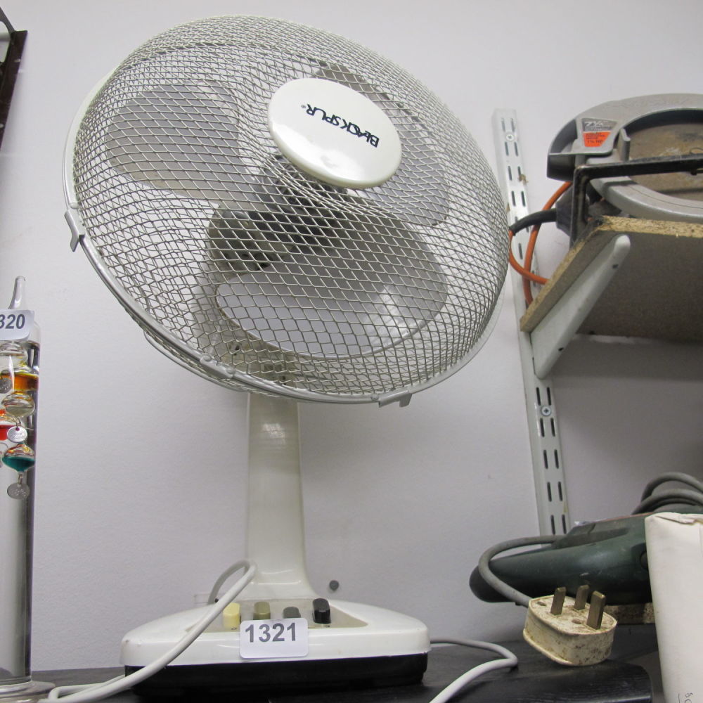 Lot 1321: Desk fan