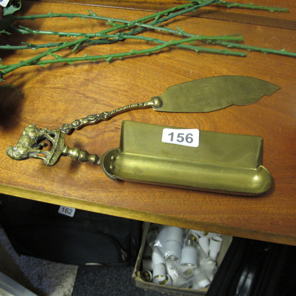 Lot 156: Brass crumb tray