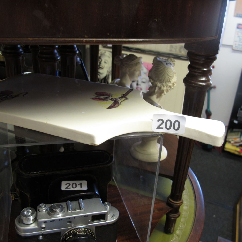 Lot 200: Ceramic mouse themed cheese board