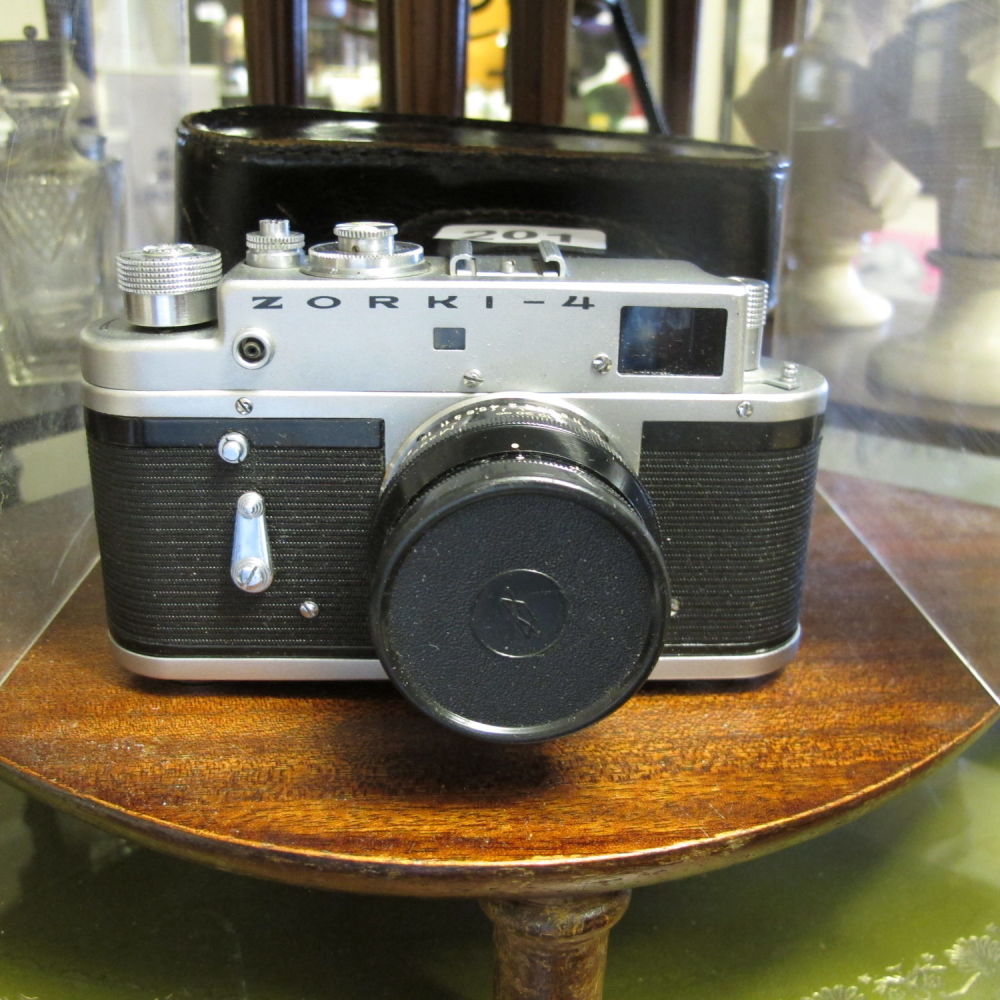 Lot 201: Zorki -4 Rangemaster camera with case and instructions