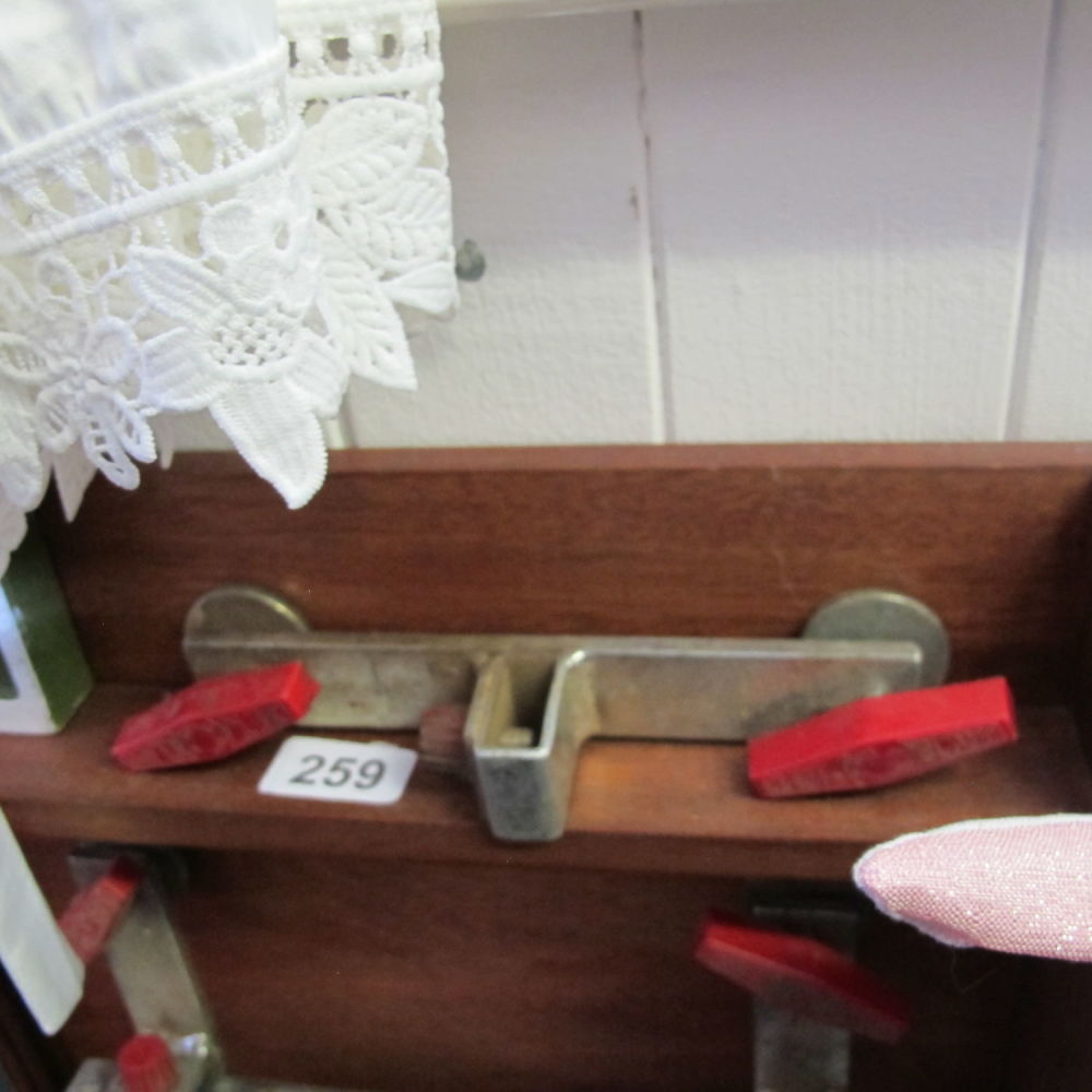 Lot 259: carpenters specialist clamp